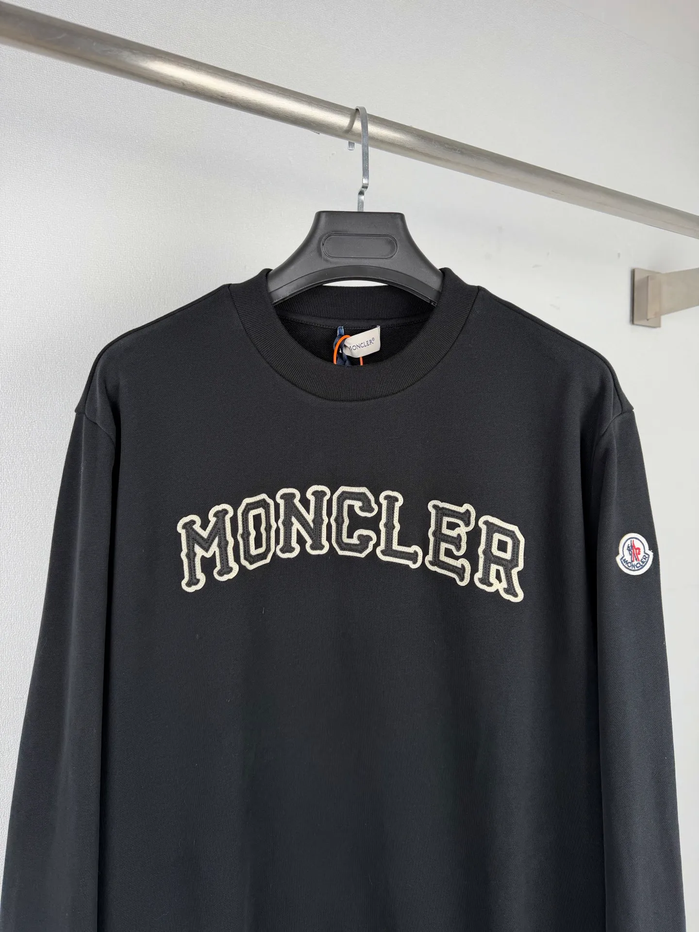 MONCLER/ Retro Classic 1: Moncler 2: Moncler 3: Moncler 4: ： 1:1 Moncler 1:1 Moncler 1:1 Moncler ： Size： S M L XL